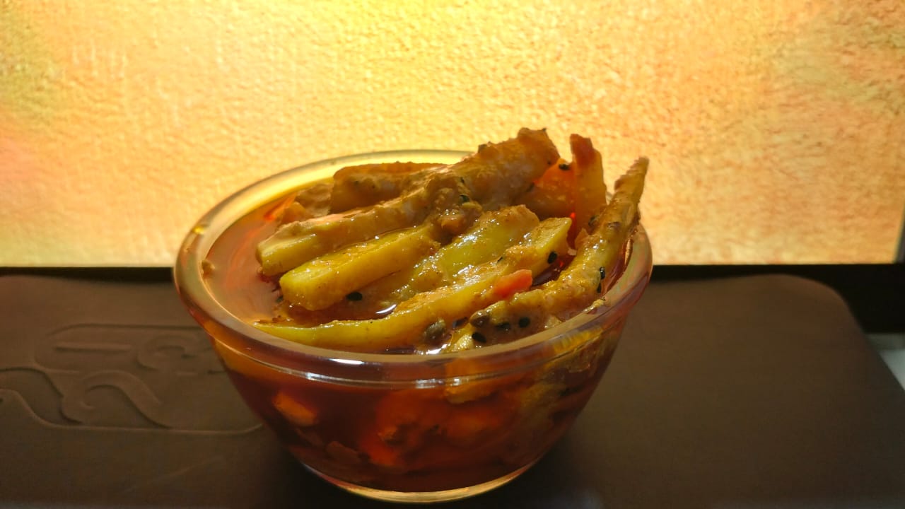 Moringa Pickle 1000G   سوہنجنا اچار